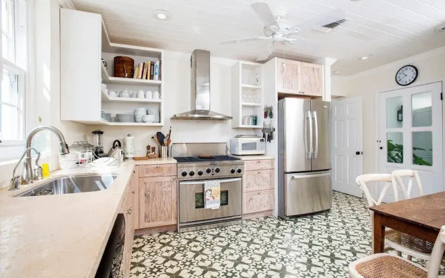 Buccaneer Hill 6 Bedroom Home