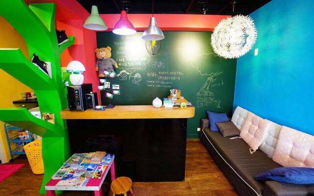 Aires Hostel