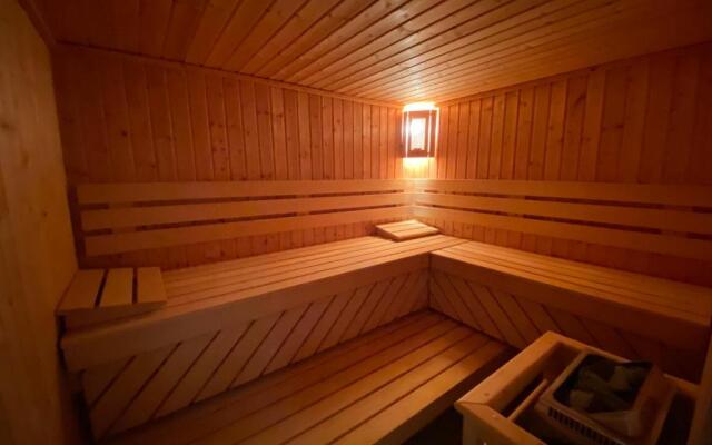 06T - Spacious villa with sea view- pool - jacuzzi-sauna