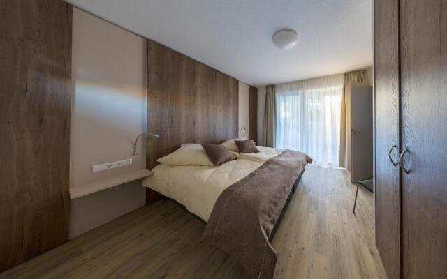 Boarding & House T24