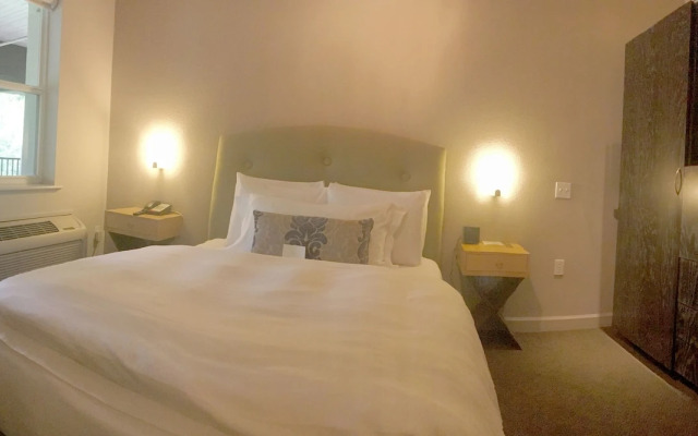 The Eo Inn - Downtown