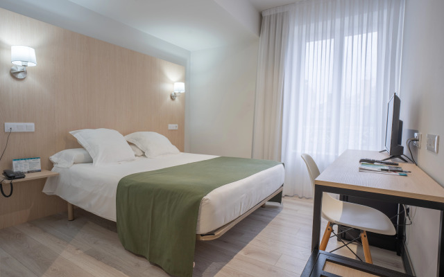 Méndez Núñez Hotel
