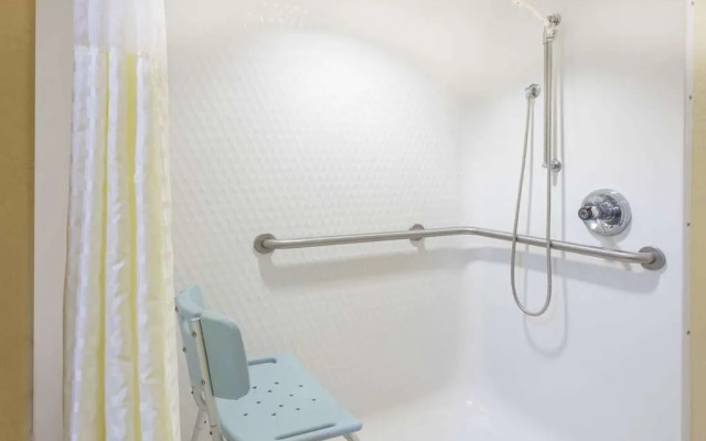 Microtel Inn & Suites By Wyndham Tuscaloosa – East