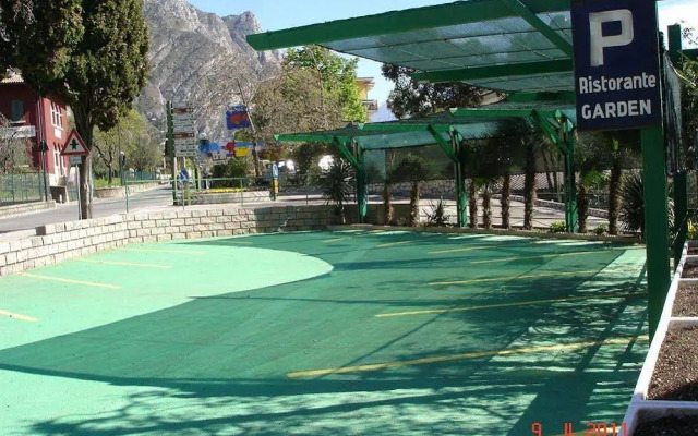 Unique Holiday Home in Bassanega with Garden