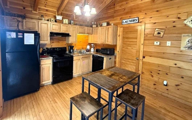 Hanky Panky 1 Bedroom Cabin