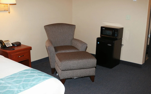 Oak Tree Inn Gillette