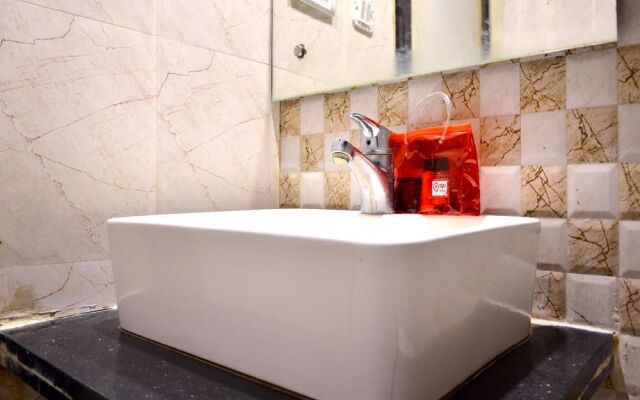 Oyo Capital O 11357 Hotel benz international