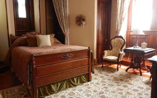The Harry Packer Mansion Inn
