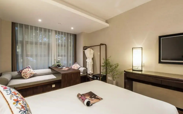 SSAW Boutique Shanghai South Xuhui RiYueGuang