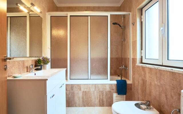 Spacious and Renovated Apartment With Amazing Patio, By TimeCooler