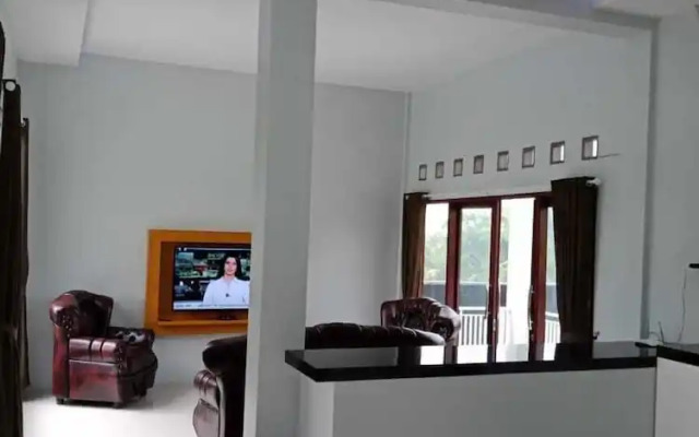 Villa Fahim 2 Puncak 4 Bedroom