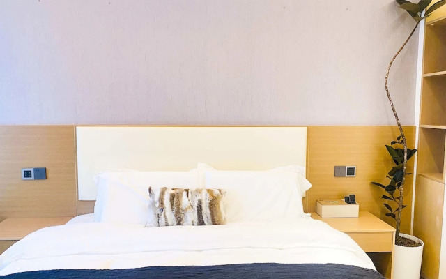 Rho Hotel