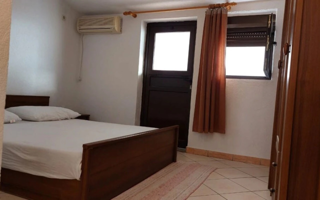 Jase - 30 m From Beach - Sa1-crvena Kuhinja