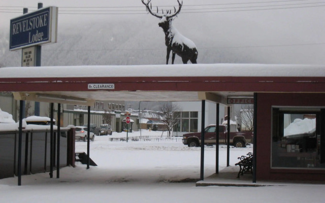 Revelstoke Lodge