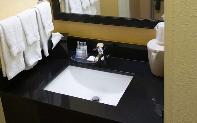 Fairfield Inn & Suites