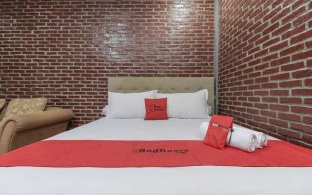 RedDoorz Plus @ Ampera Raya