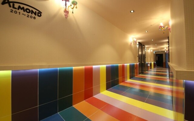 Almond Kids Hotel