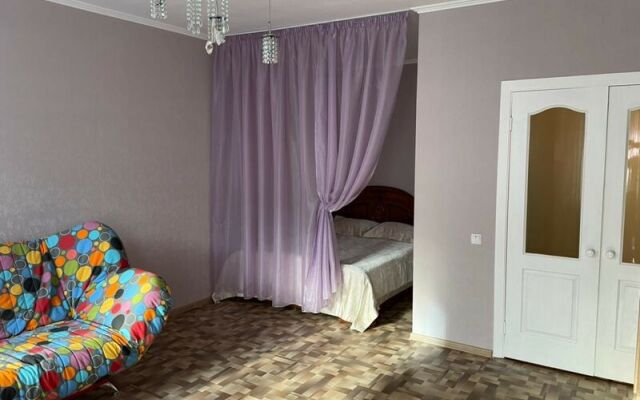 Apartments Kvartirov on str. Respubliki, bld. 37a