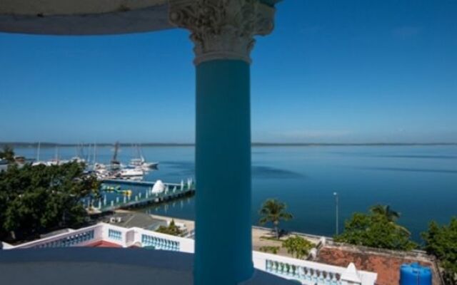 Hostal Palacio Azul