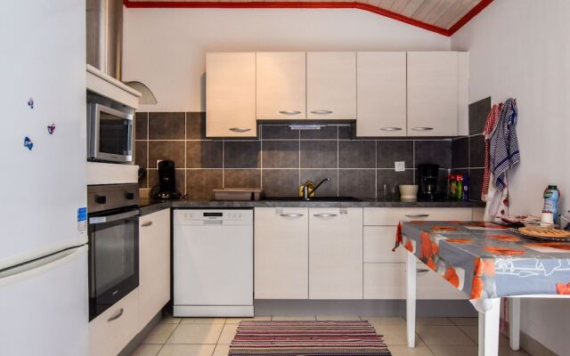 Charming Holiday Home in La Teste-de-buch With Swimming Pool