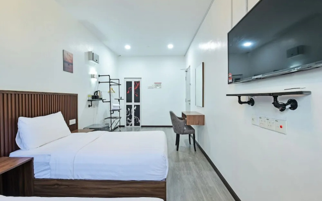 Capital O 90882 Padi Hotel