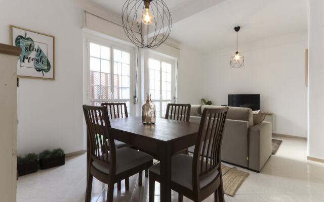 Principe Real Balcony by Homing