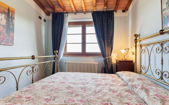 Secluded Holiday Home in Bibbiano With Courtyard