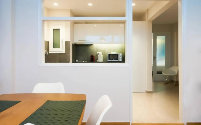 TONI'S Comfy home near Acropolis with Small Garden