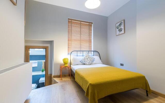 Stylish Stays by Russel Square