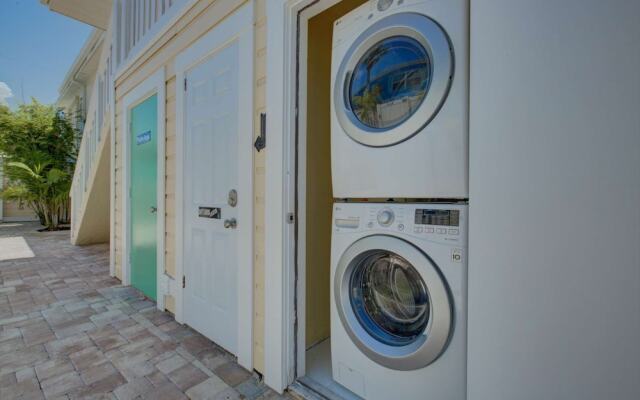 Lulu's Key House Entire 4-unit Complex