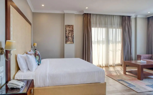 Mamlouk Pyramids Hotel