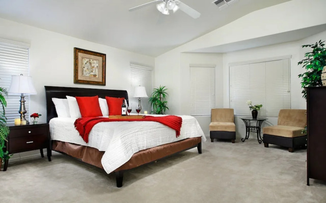 Near Great Shopping & Dining! Pool Table & Games!