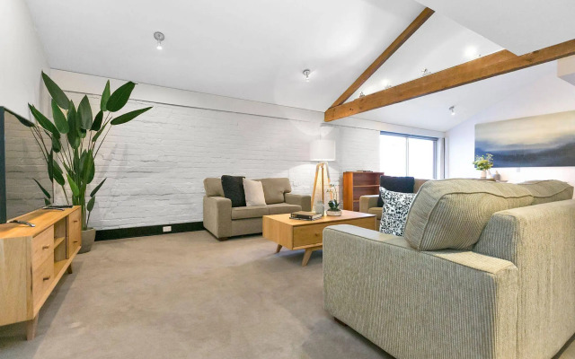 Sullivans Cove Apartments