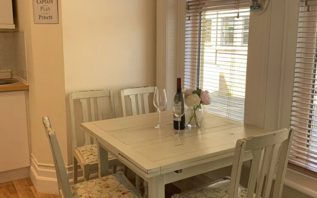 Charming 1-bed Apartment in Ventnor