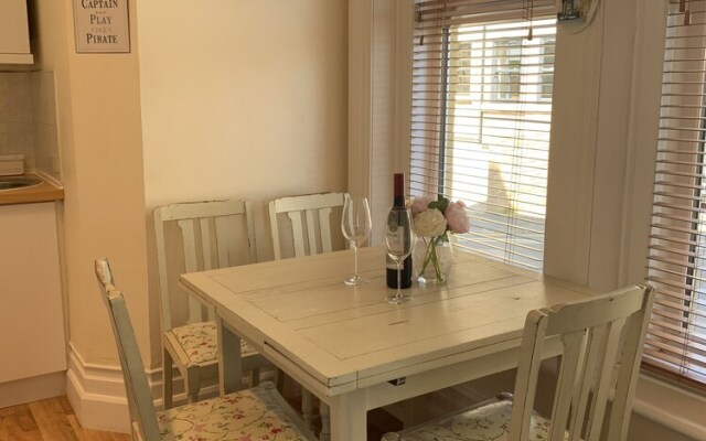 Charming 1-bed Apartment in Ventnor
