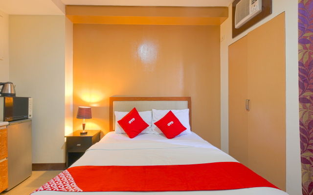 OYO 769 Poblacion Suites Polaris