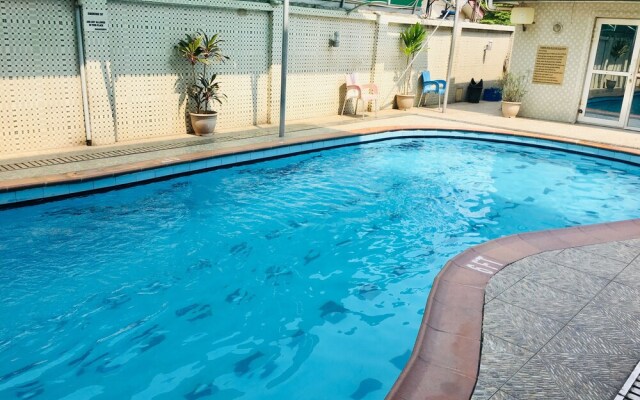 Hi Point Hotel And Suites