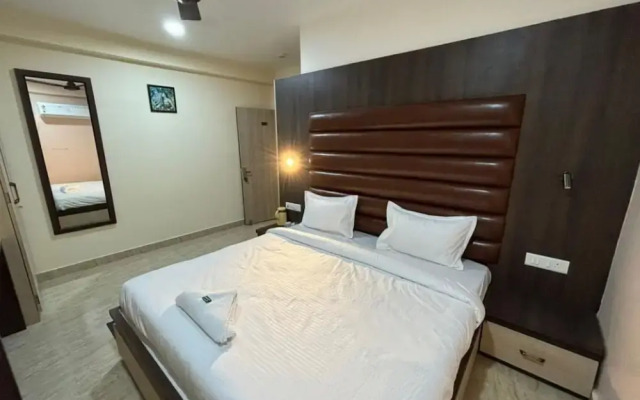 Goroomgo Akay guest house Varanasi