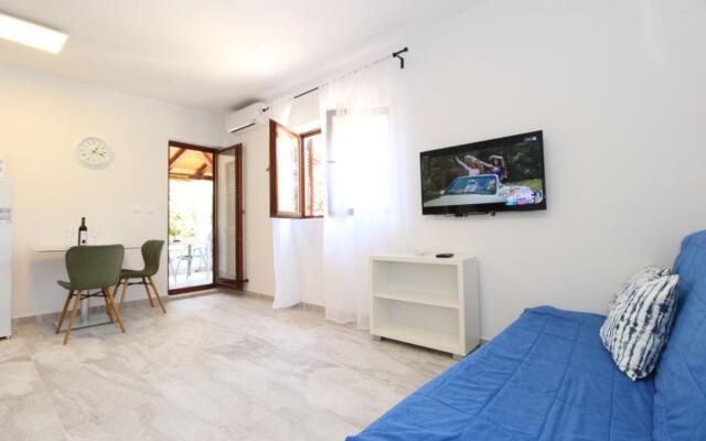 UGA - Perfect Location - SA3 - Ivona