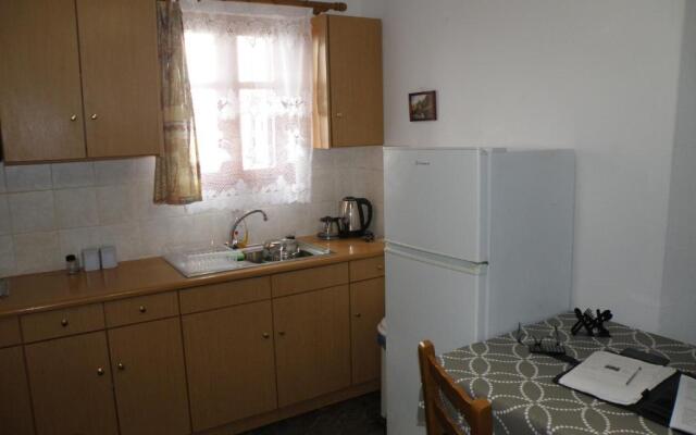 Triopetra Martha Giannis Stone House