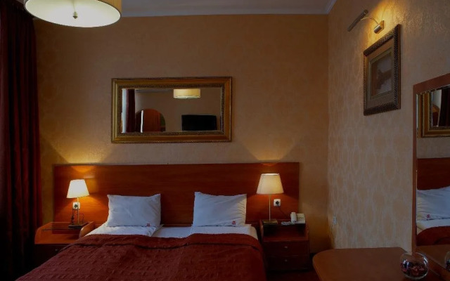 Maxim Boutique Hotel