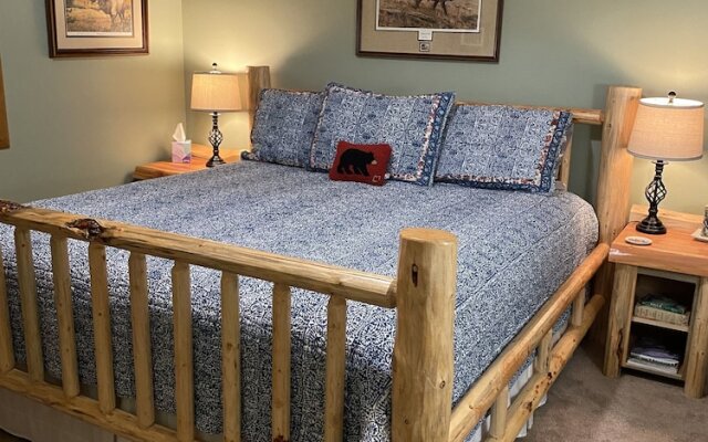 Two Bears Inn Bed & Breakfast