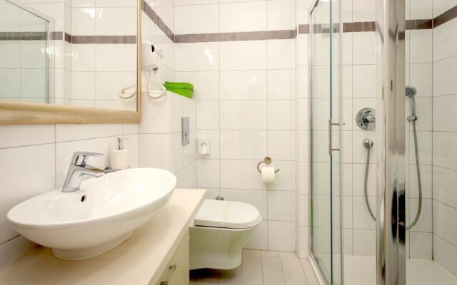 Fimi- With Swimming Pool - A2 Green
