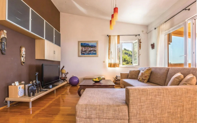 Beautiful Apartment in Makarska With 1 Bedrooms and Wifi