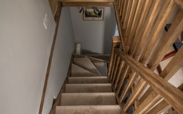 Stunning 2 Bed Cottage in Fordwells