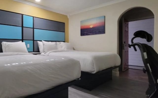 Hotel Avenida Victorville I 15