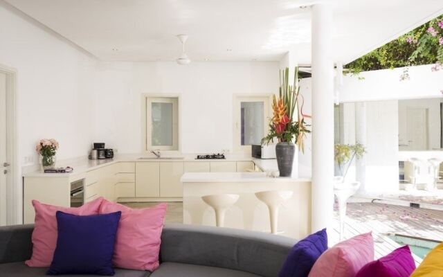 Villa La Sirena 2 Minutes From Beach 3 Bedroom Villa by RedAwning