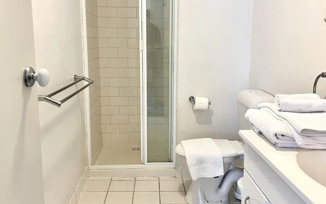 ReadySet Apartments on Kavanagh