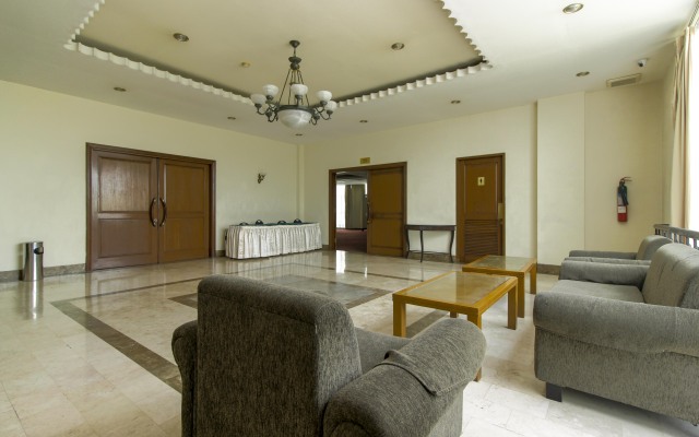 RedDoorz Plus near GBK Senayan