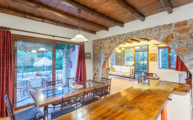 Villa Nineta in Tavronitis
